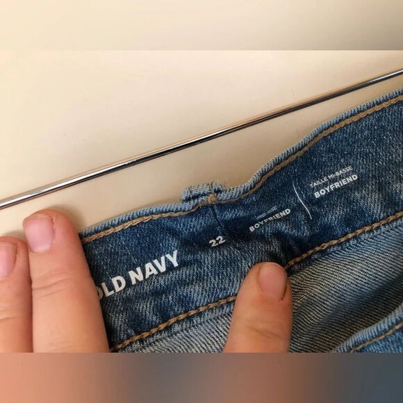 🐴 Old Navy | Distressed Edge Mid Rise Jeans - Picture 2 of 4